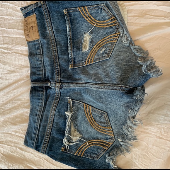 hollister jean shorts - Picture 2 of 3